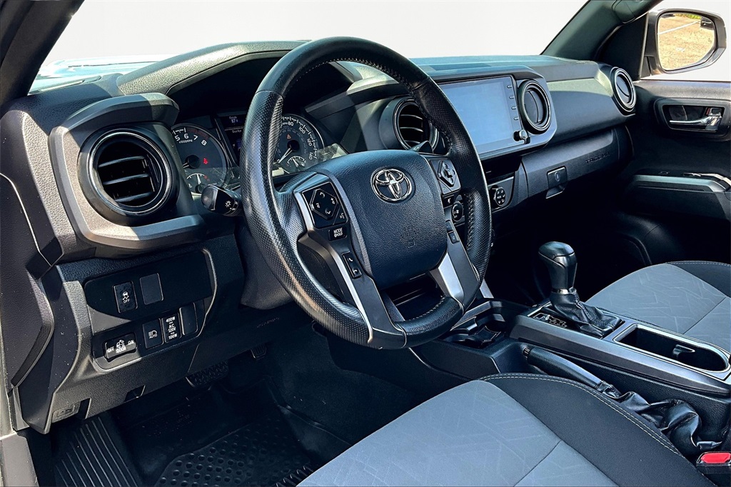 2020 Toyota Tacoma TRD Sport photo 14