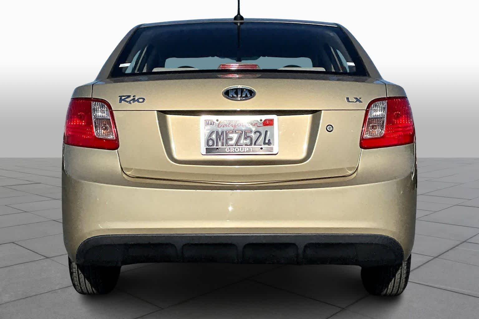 2010 Kia Rio LX photo 4
