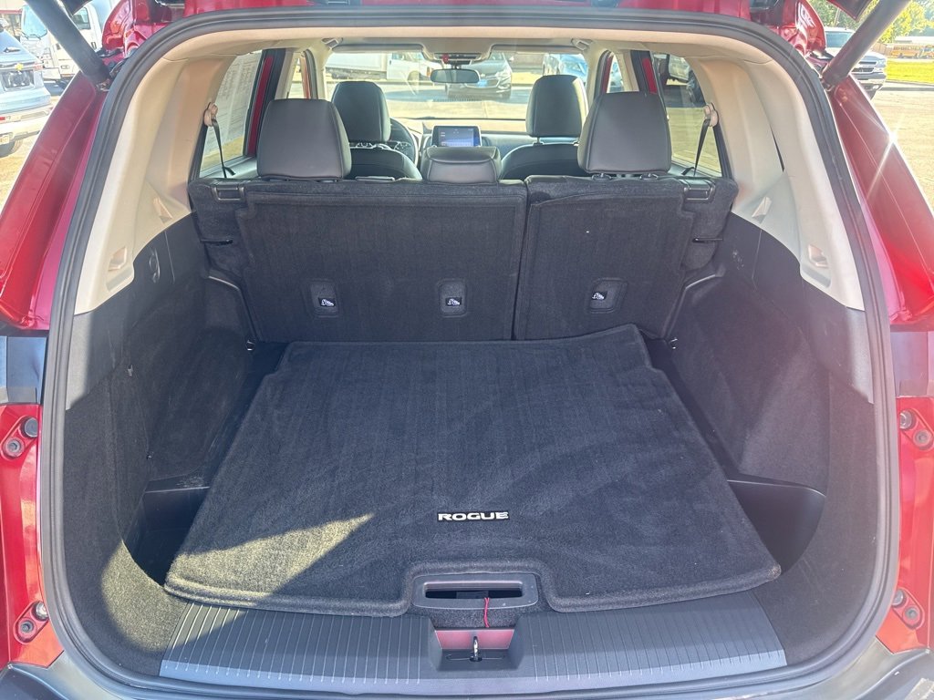 2022 Nissan Rogue SV photo 13