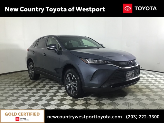 2022 Toyota Venza LE's photo