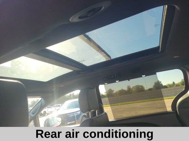 2025 Chrysler Pacifica Limited photo 4