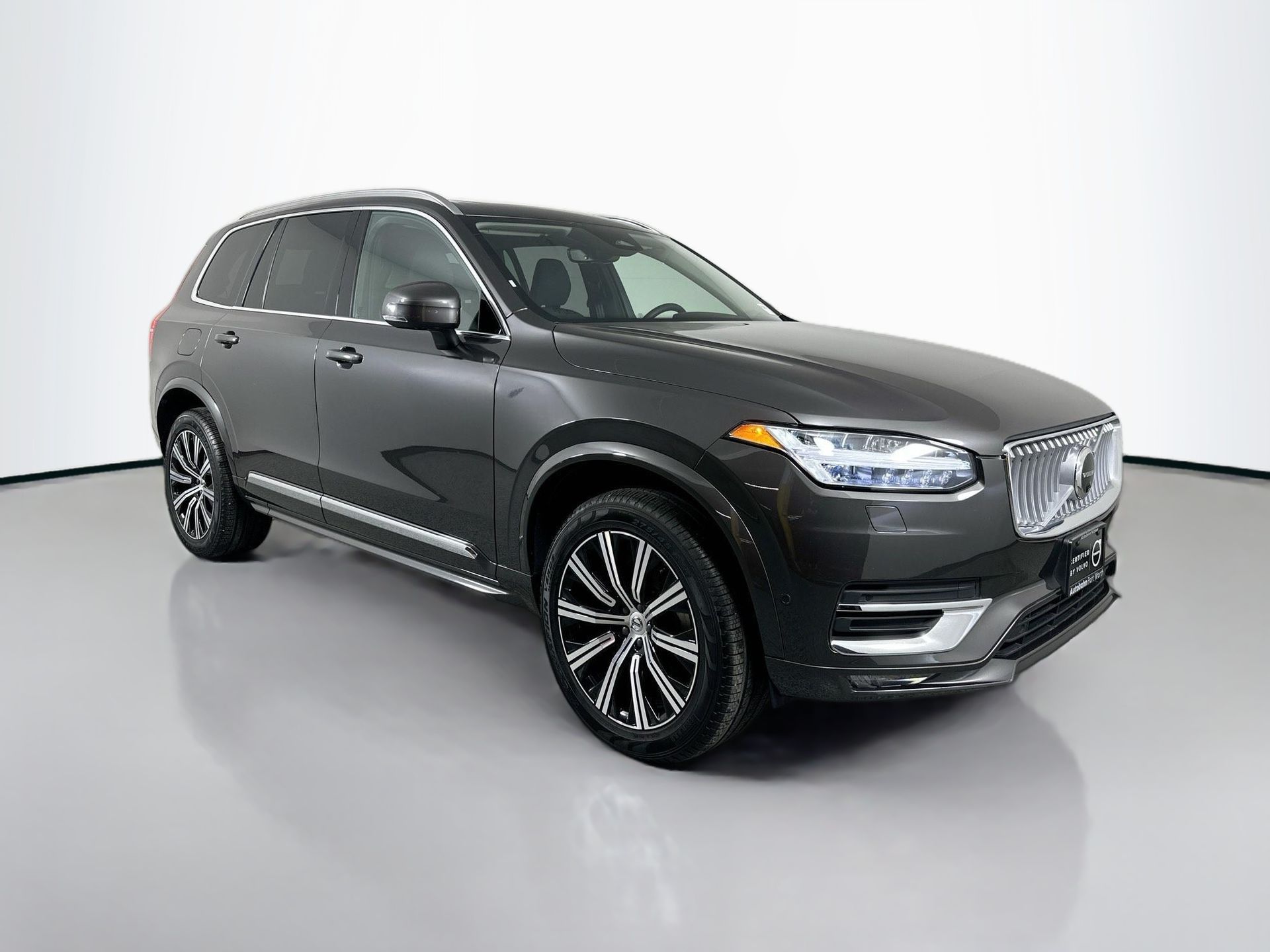 2024 Volvo XC90 B5 Plus AWD photo 3
