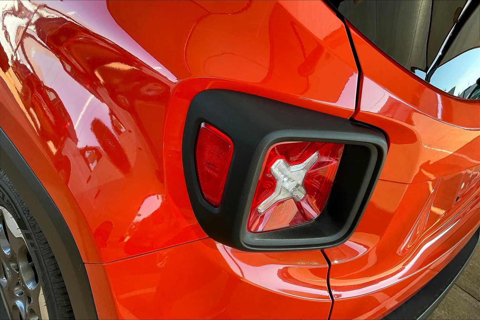 2015 Jeep Renegade Latitude photo 26