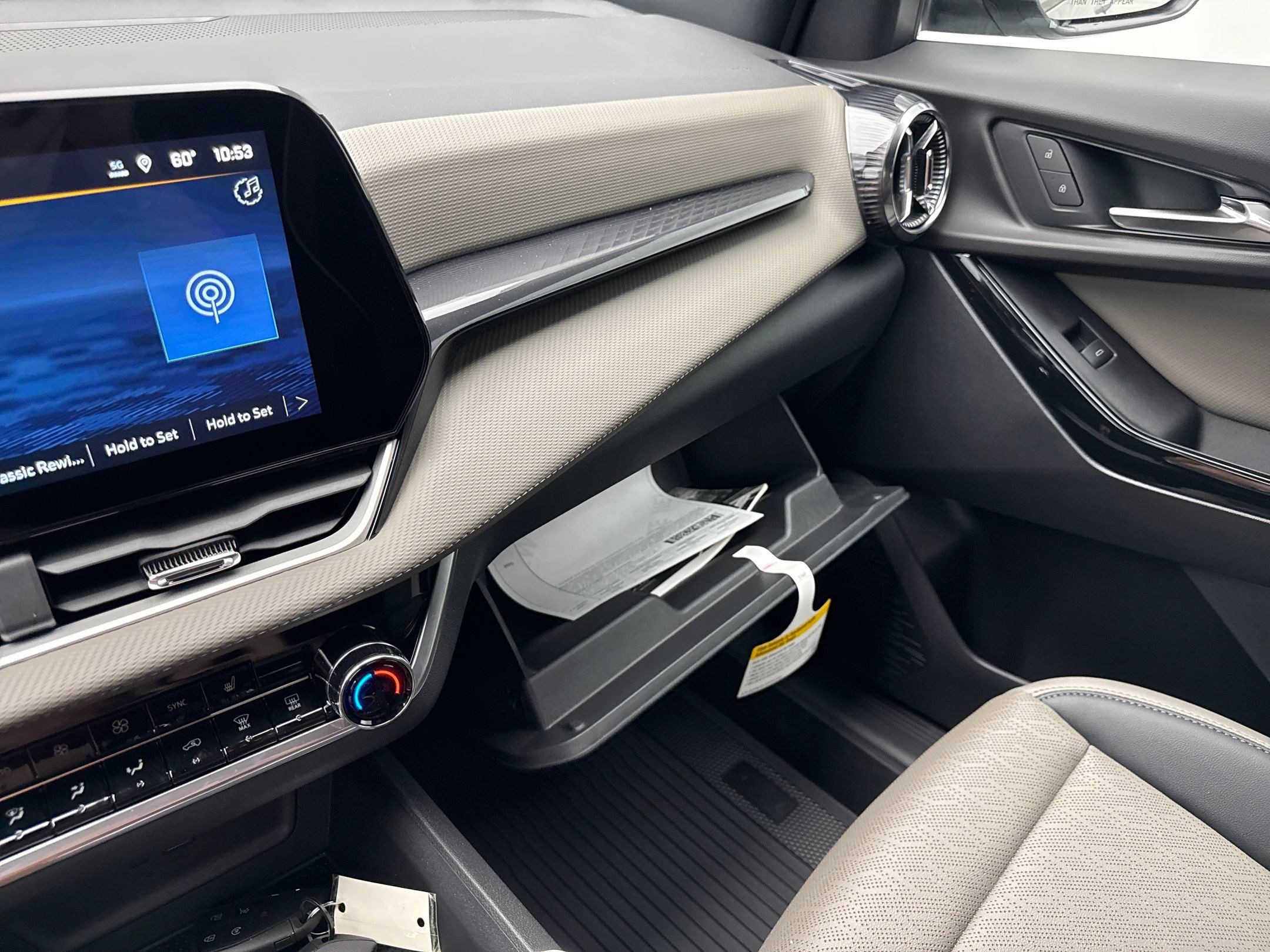 2026 Chevrolet Equinox LT photo 38