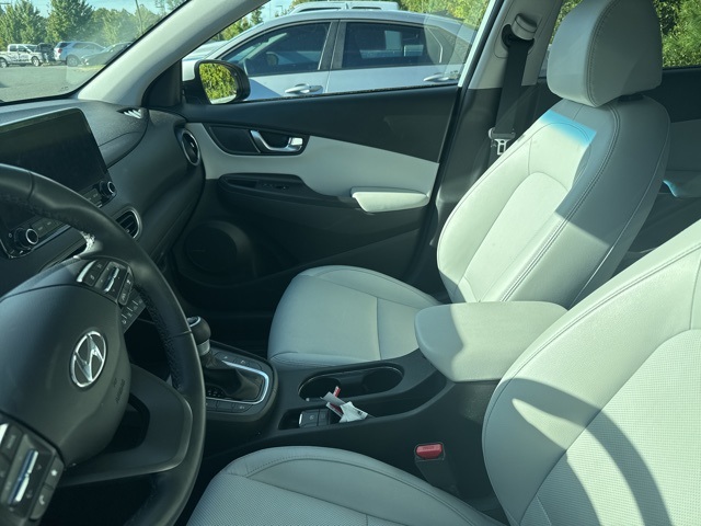 2022 Hyundai Kona Limited photo 3
