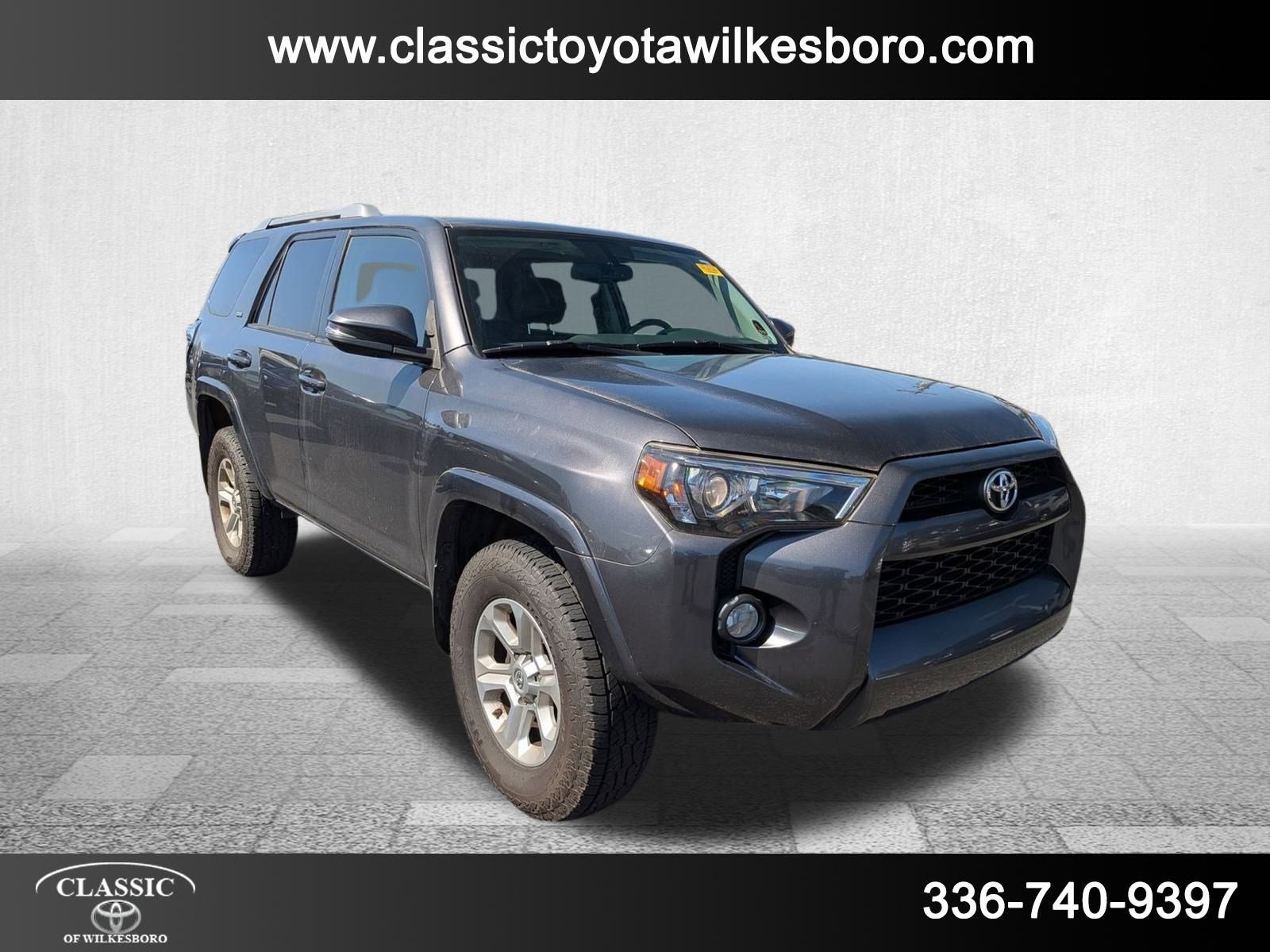 2016 Toyota 4Runner SR5 photo 2