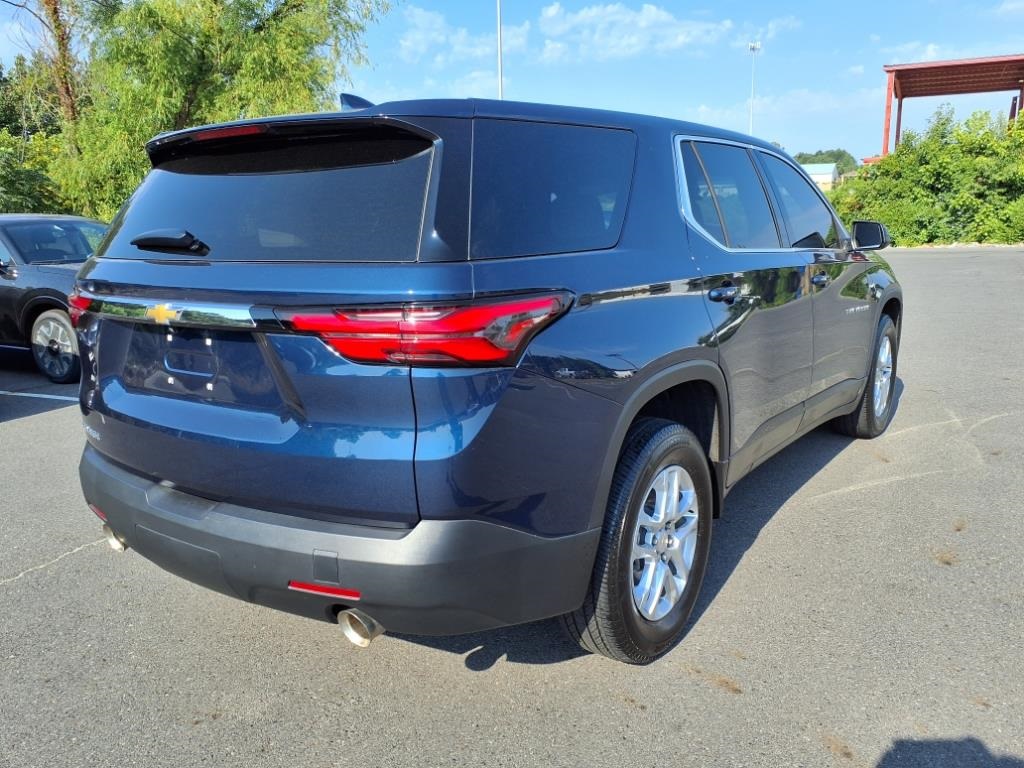 2023 Chevrolet Traverse LS photo 3