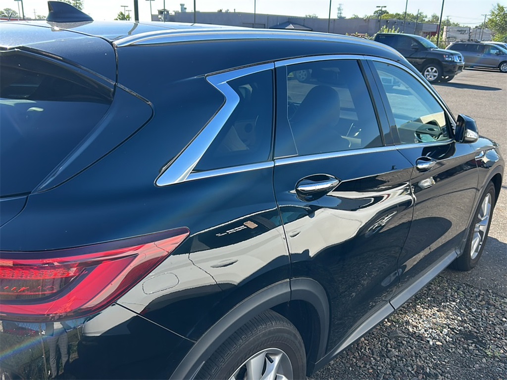 2022 Infiniti QX50 Luxe photo 5