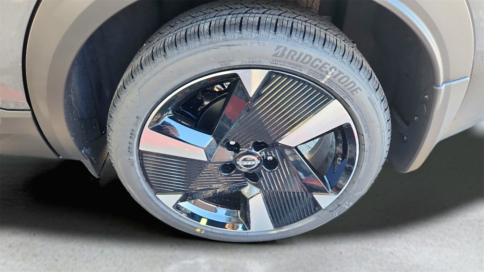 2025 Nissan Kicks SR photo 19