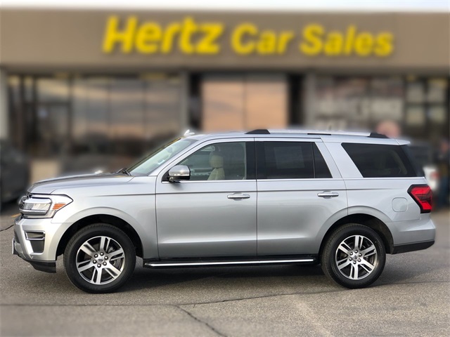 2023 Ford Expedition Limited's photo