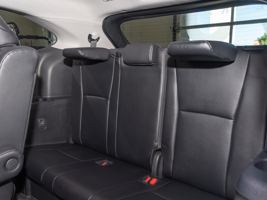 2024 Toyota Highlander XLE photo 16