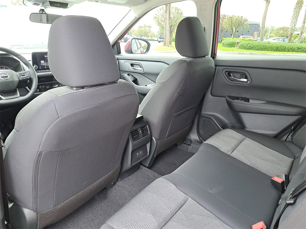 2026 Nissan Rogue SV photo 11