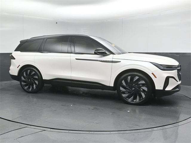 2024 LINCOLN NAUTILUS - Image 1