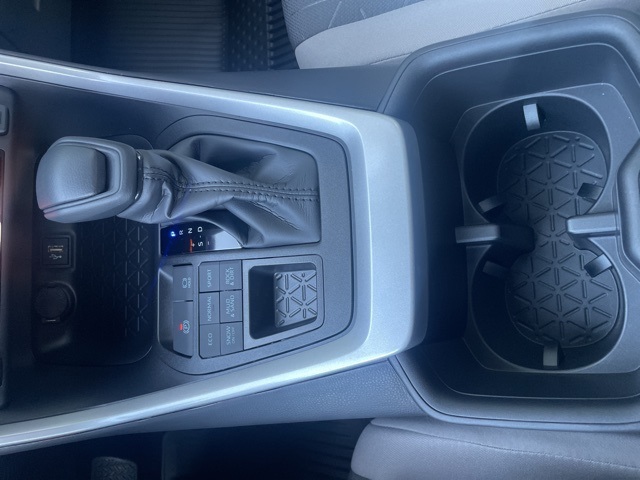 2025 Toyota RAV4 XLE photo 26