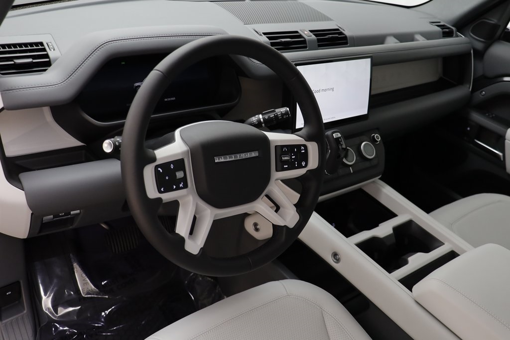 2025 Land Rover Defender 110 X-Dynamic SE photo 7