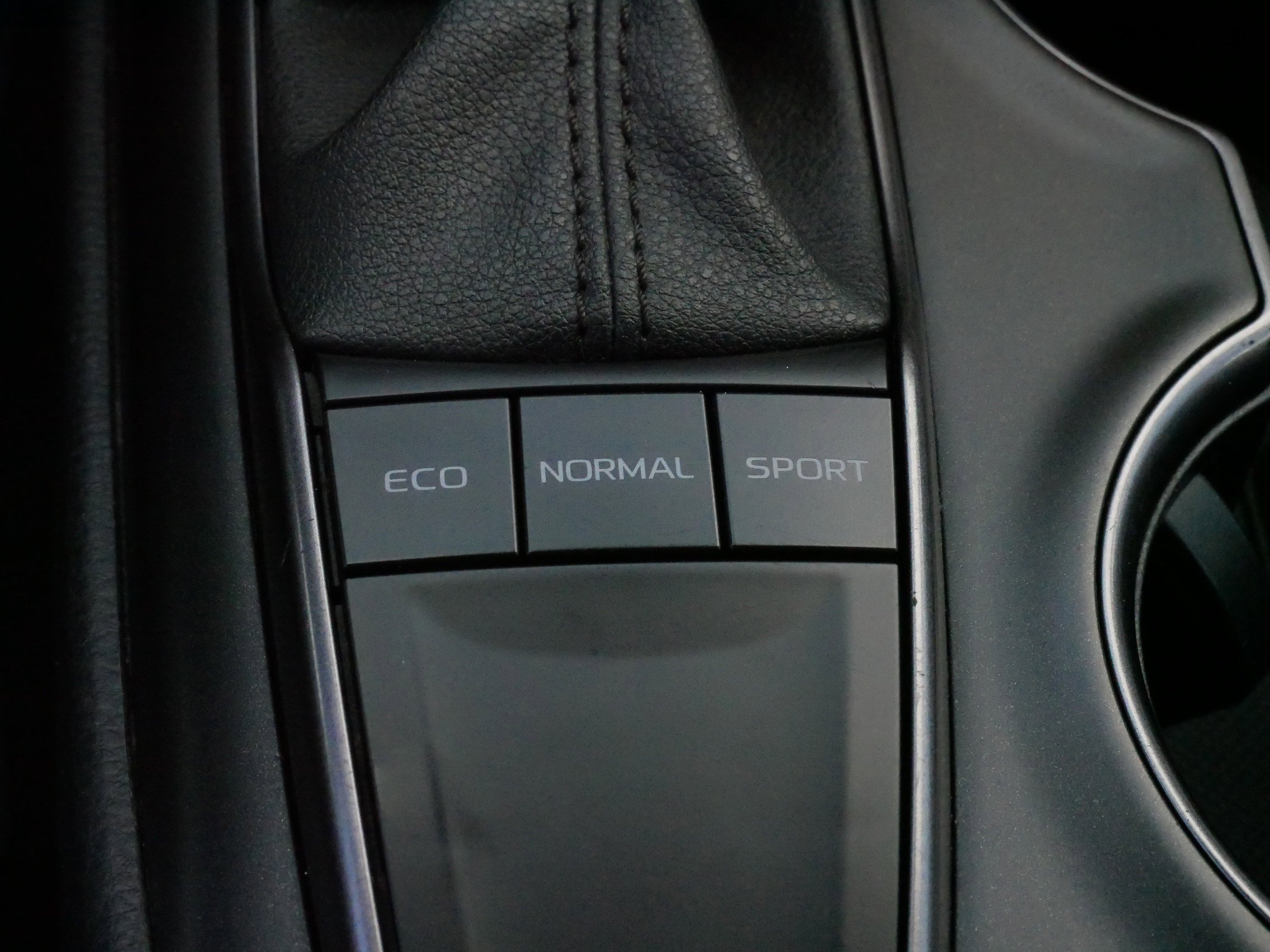 2023 Toyota Camry SE photo 22