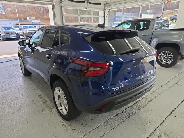 2024 Chevrolet Trax LS photo 3