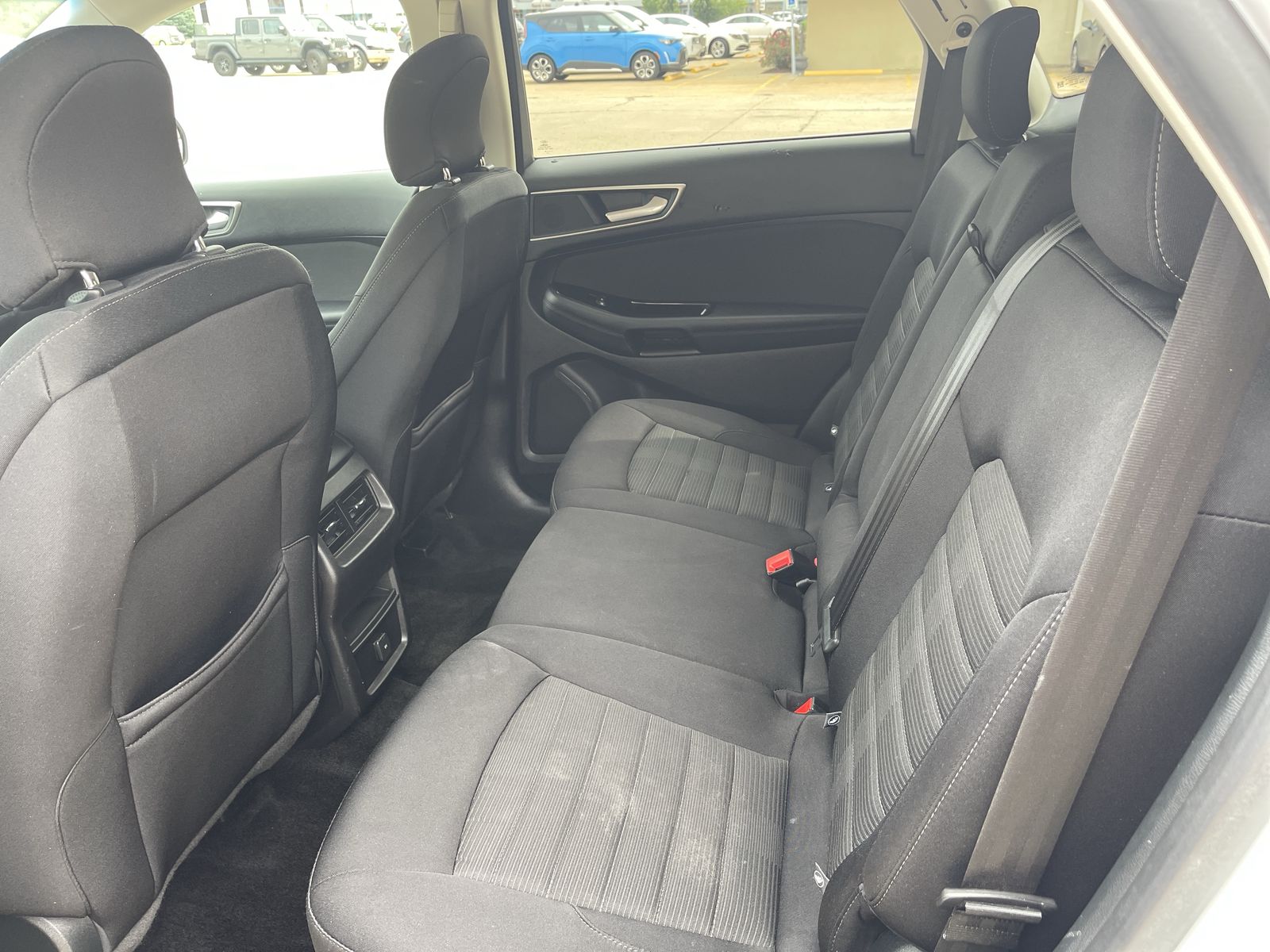 2018 Ford Edge SEL photo 4