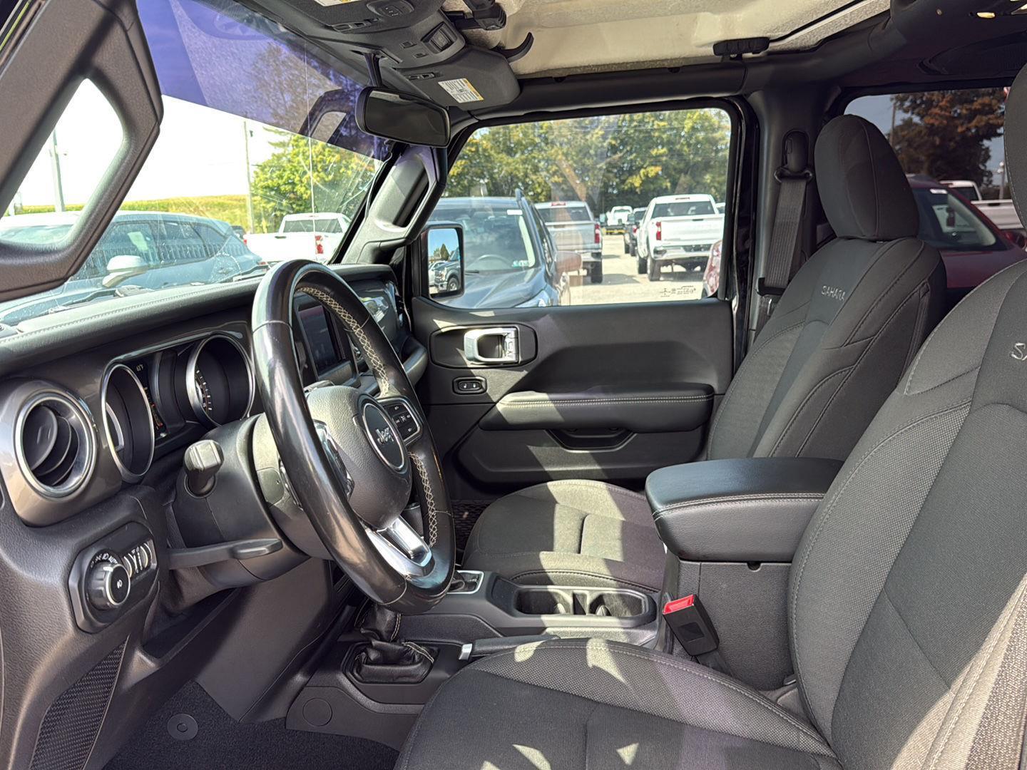 2020 Jeep Wrangler Unlimited Sahara photo 7