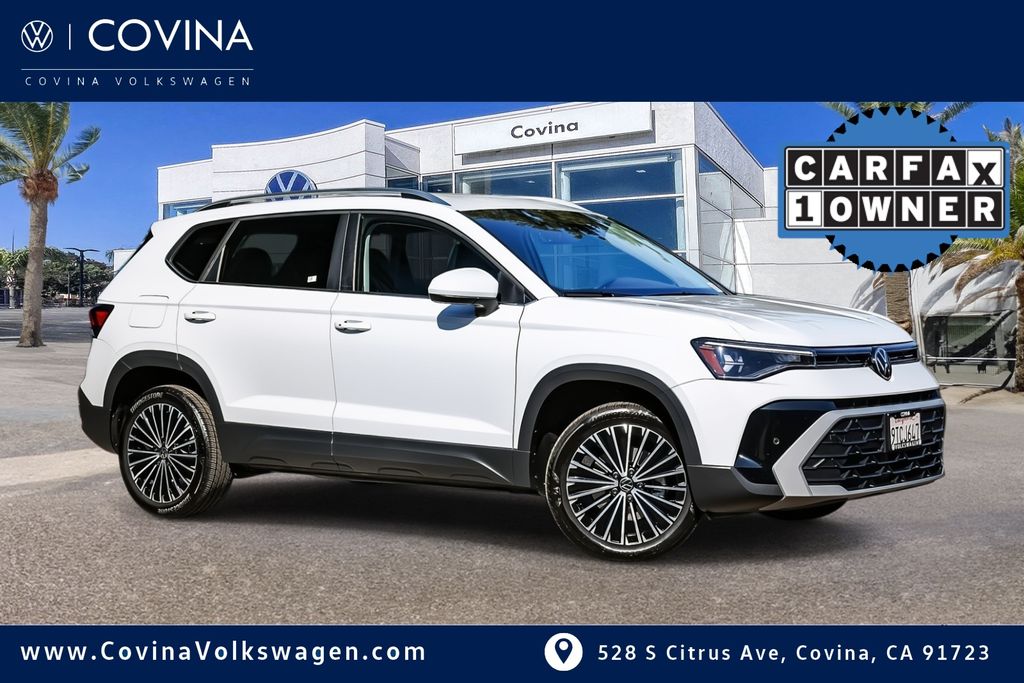 2025 Volkswagen Taos SE's photo