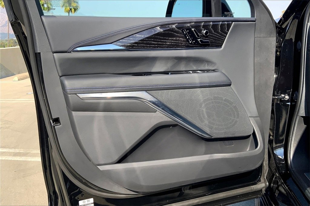 2026 Cadillac Escalade IQ Sport photo 11