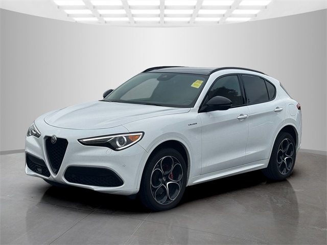2022 Alfa Romeo Stelvio Ti Sport photo 3