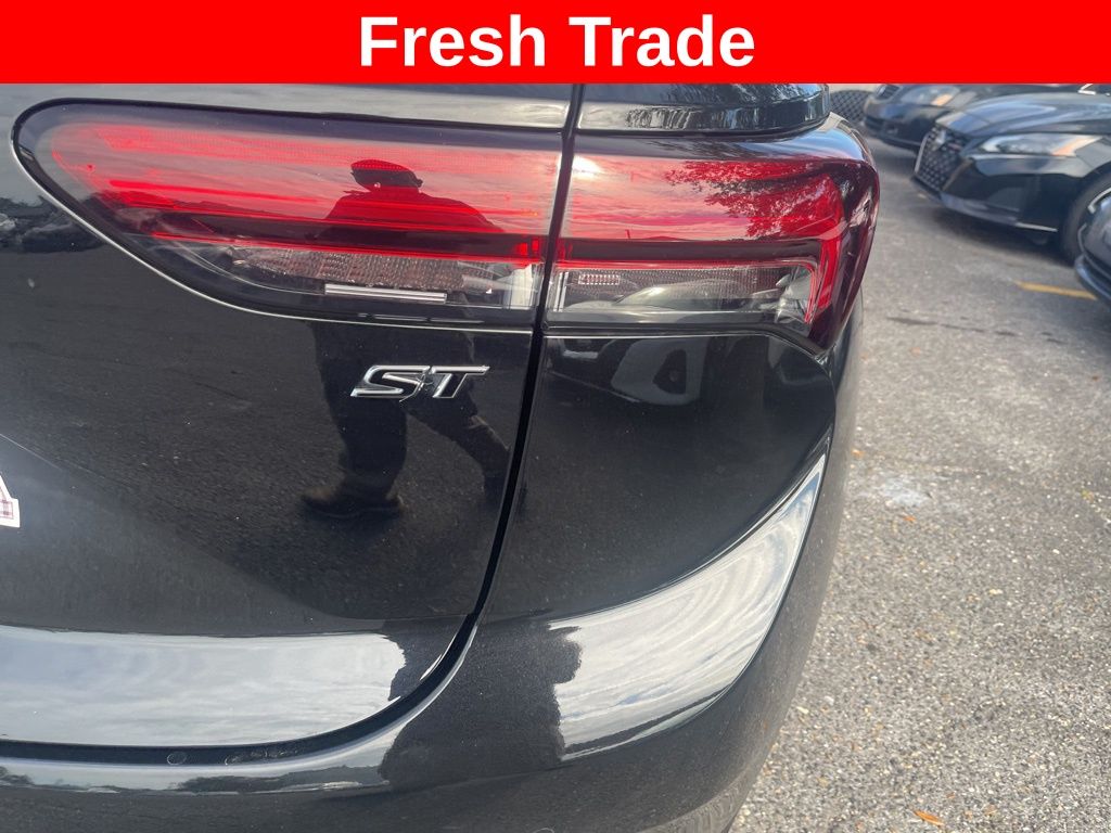 2023 Buick Envision Preferred photo 2