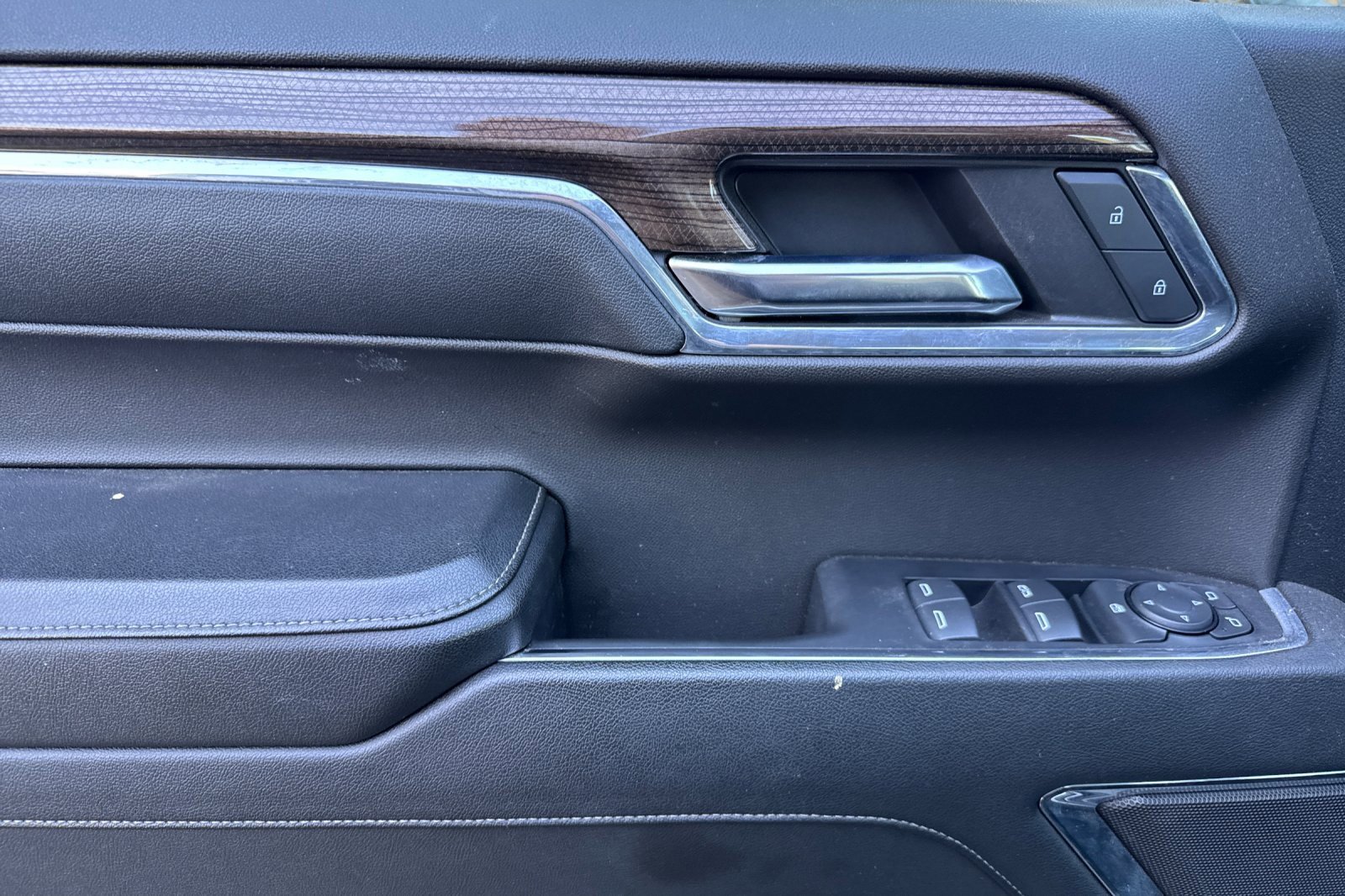 2024 Chevrolet Silverado 1500 LT photo 11