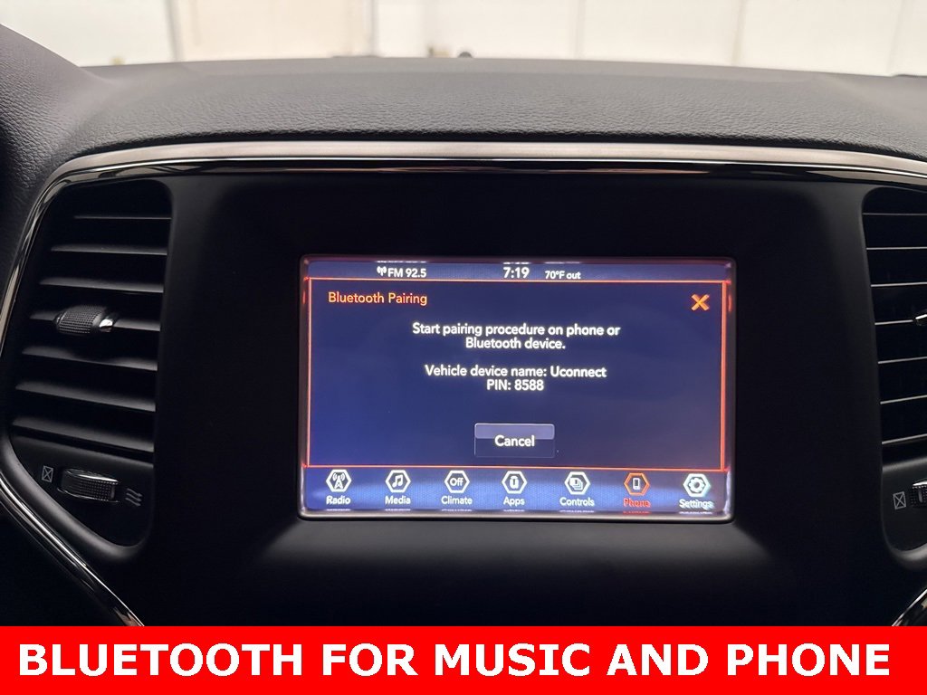 2021 Jeep Grand Cherokee Laredo E photo 3