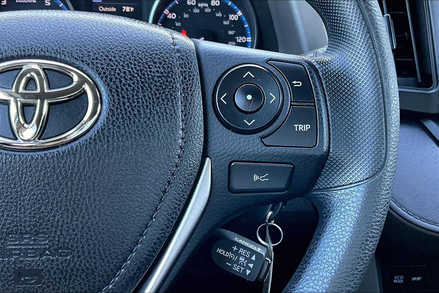 2017 Toyota RAV4 LE photo 22