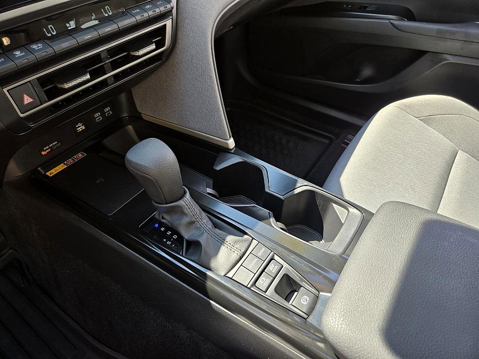 2025 Toyota Camry LE photo 21