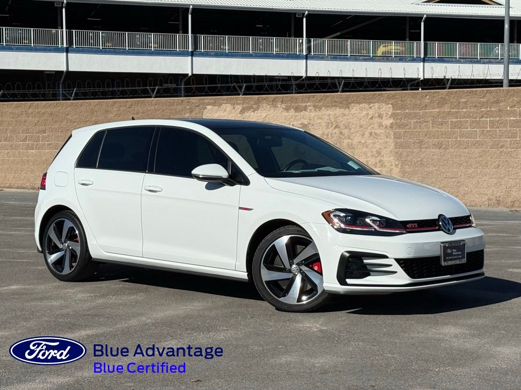 2019 Volkswagen Golf GTI SE's photo