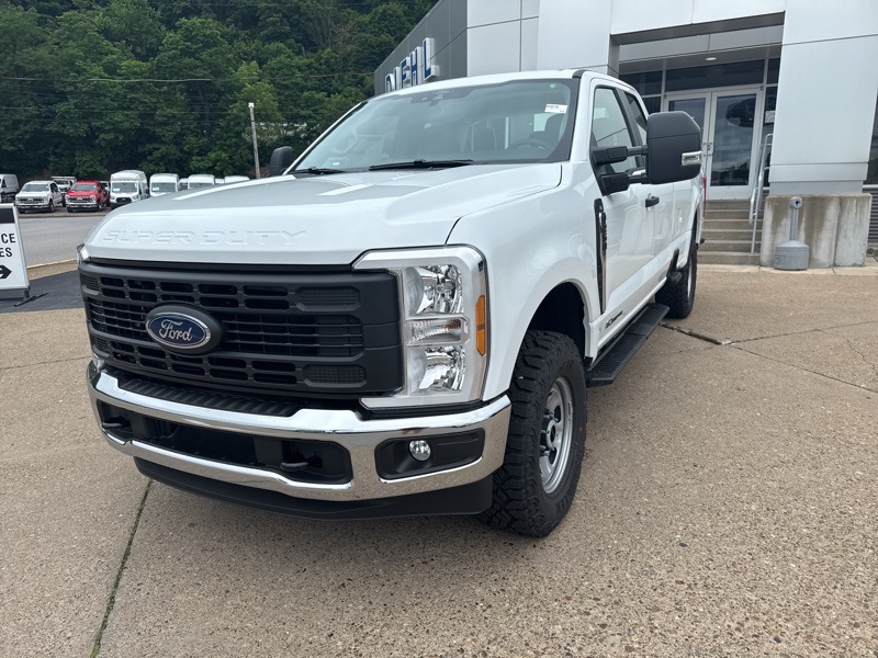 2025 Ford F-250 XL photo 3