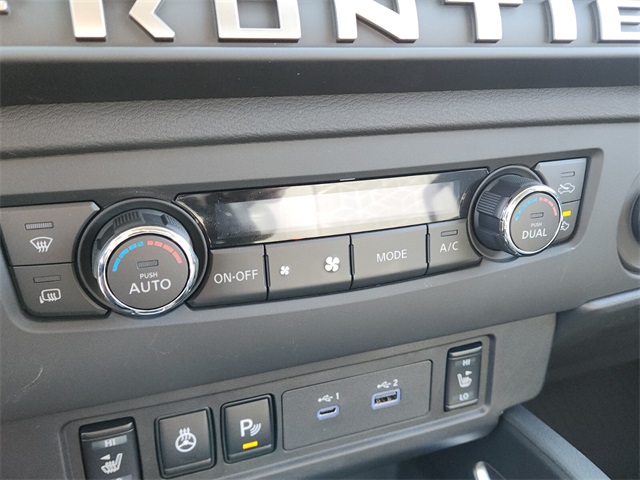 2025 Nissan Frontier SV photo 11