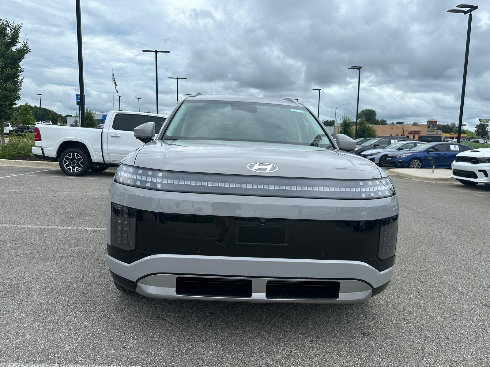 2026 Hyundai Ioniq SEL photo 4