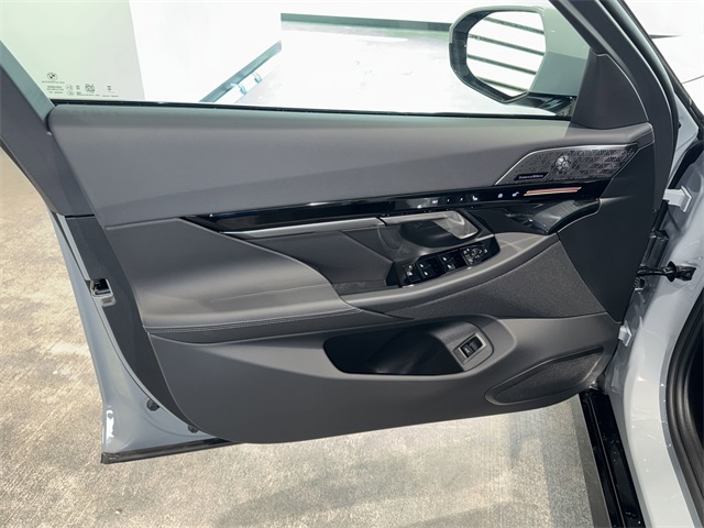 2026 Bmw 530i photo 13