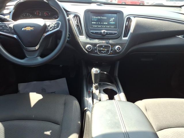 2018 Chevrolet Malibu 1LT photo 12