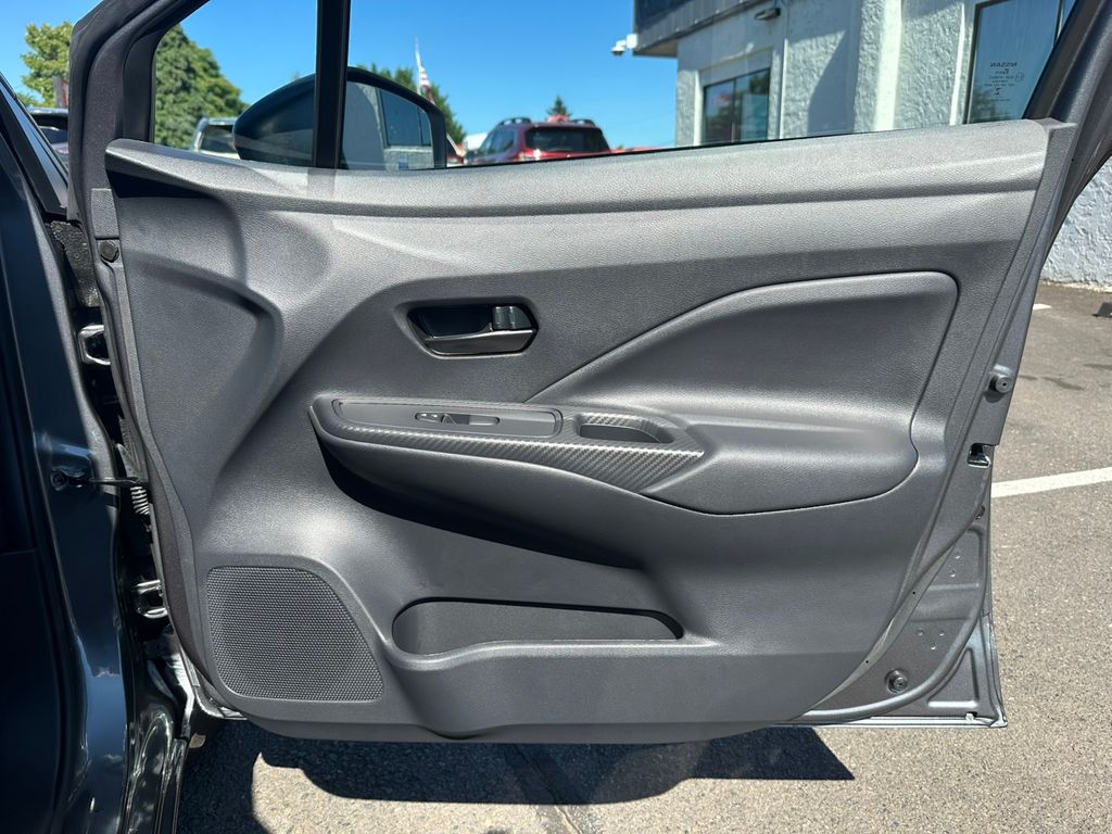 2025 Nissan Versa 1.6 S photo 21