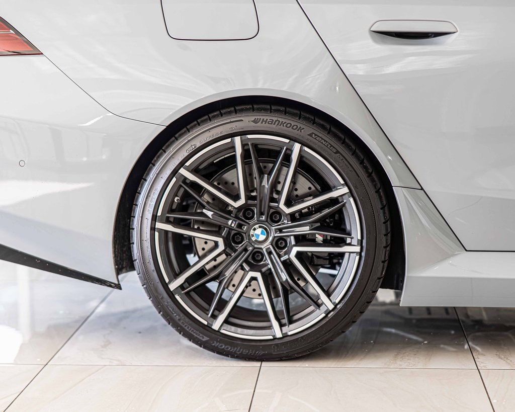 2025 BMW M5 - Image 11