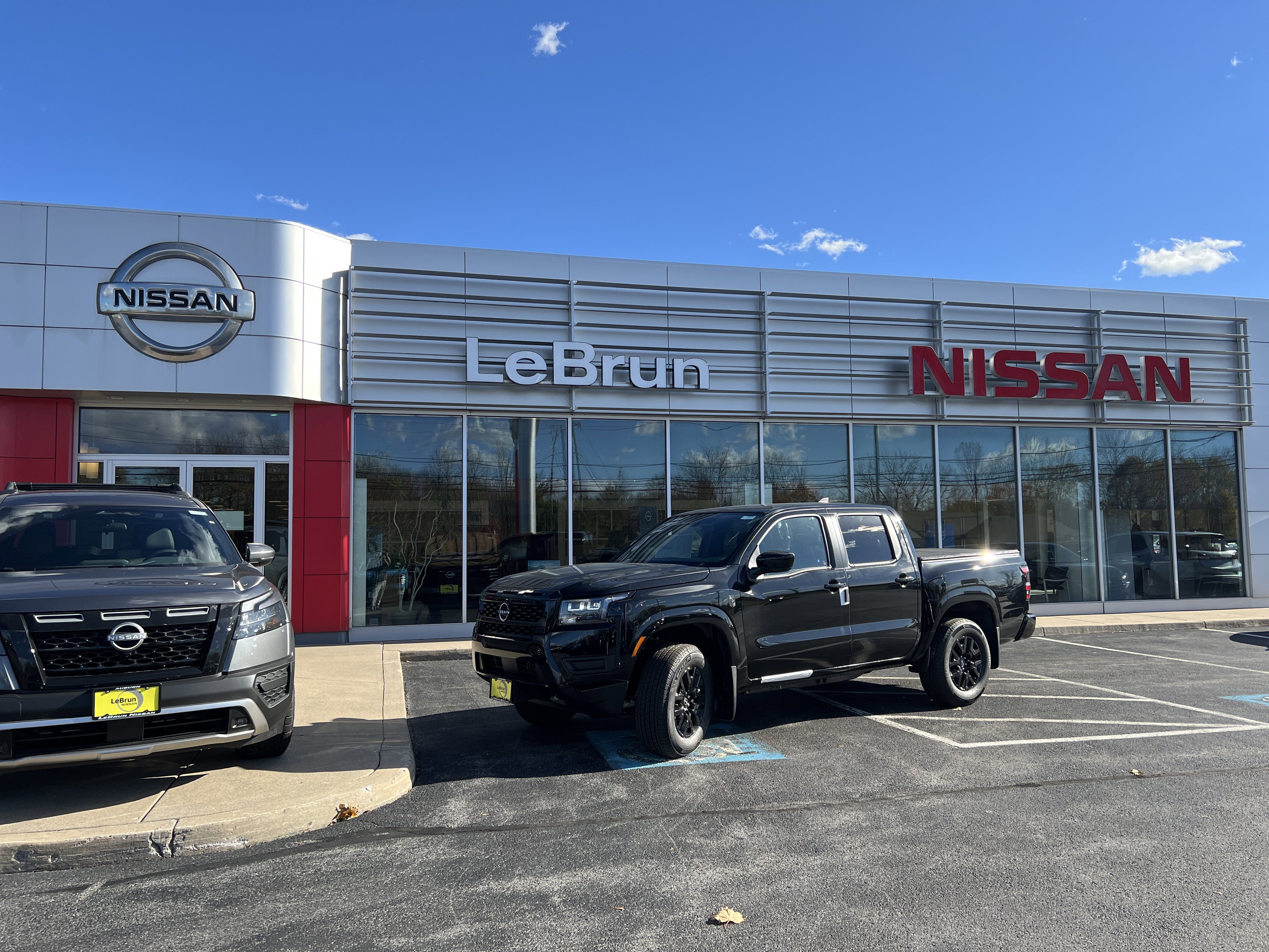 2026 Nissan Frontier SV's photo