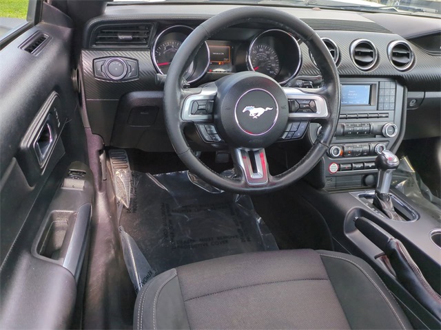 2017 Ford Mustang V6 photo 13