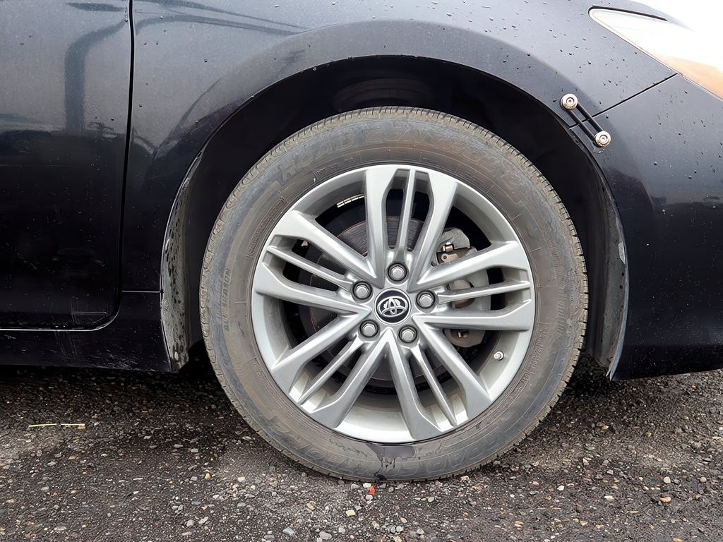 2015 Toyota Camry SE photo 7