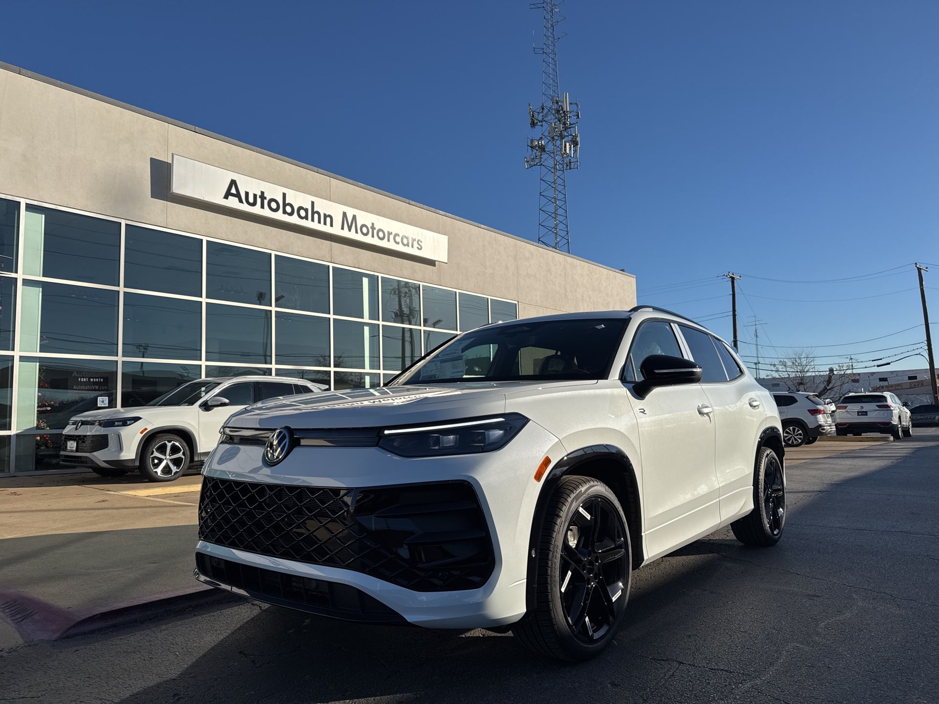 2026 Volkswagen Tiguan SE R-LINE BLACK's photo