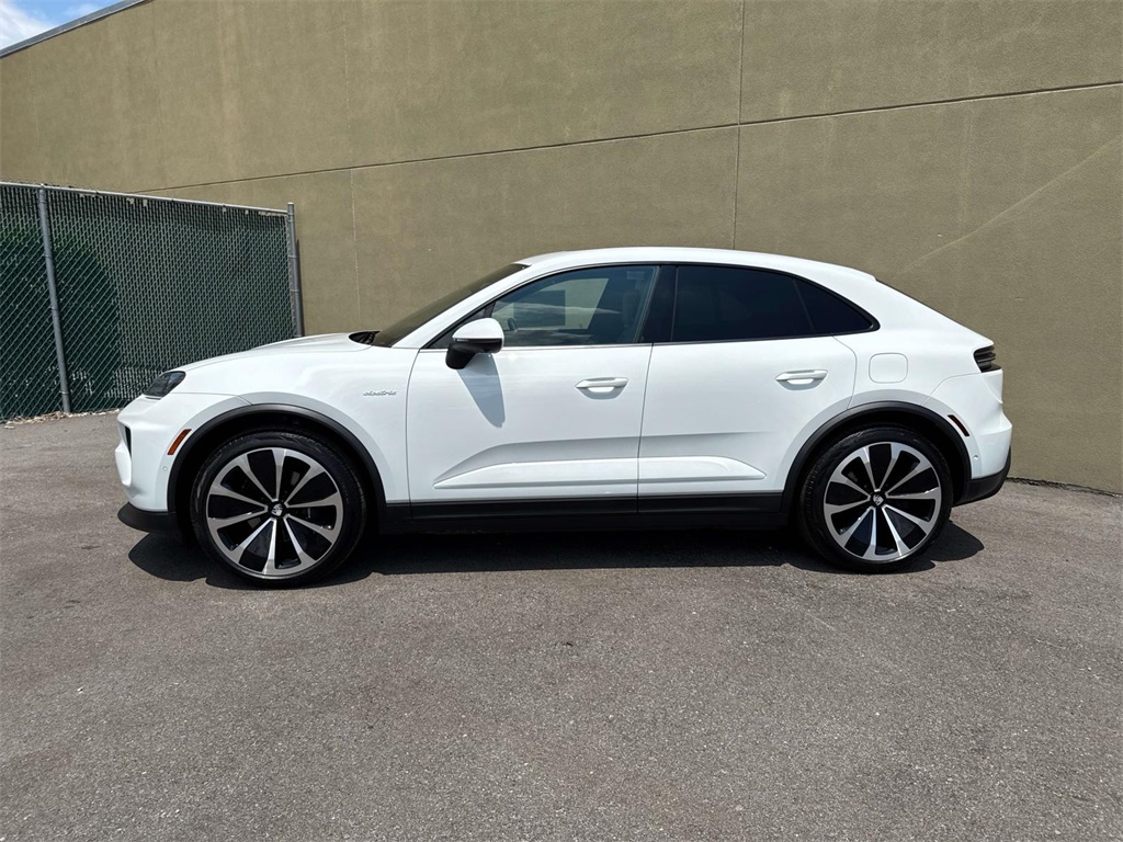 2025 Porsche Macan Electric photo 2