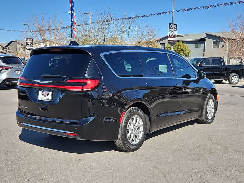2025 Chrysler Pacifica photo 8