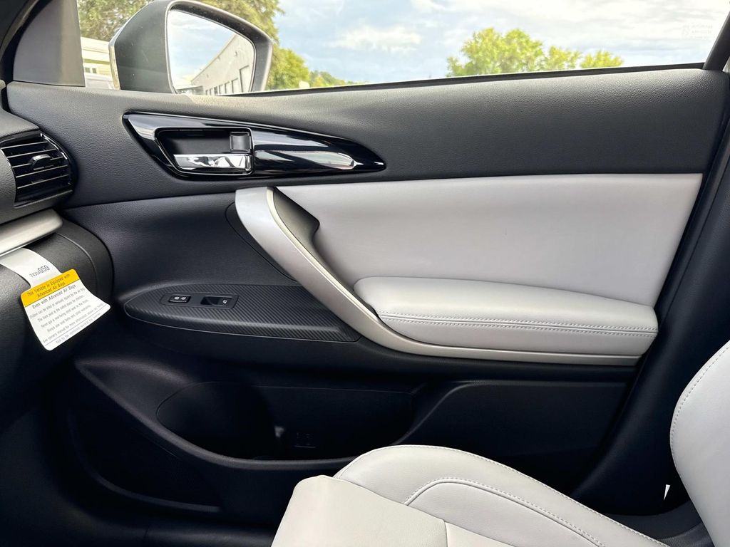 2025 Mitsubishi Eclipse Cross SEL photo 23