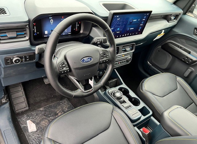 2025 Ford Maverick photo 11