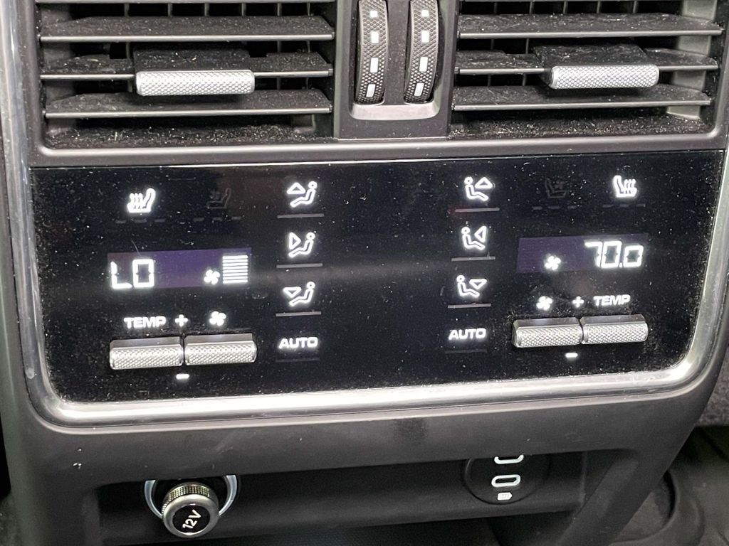 2020 Porsche Cayenne Base photo 22