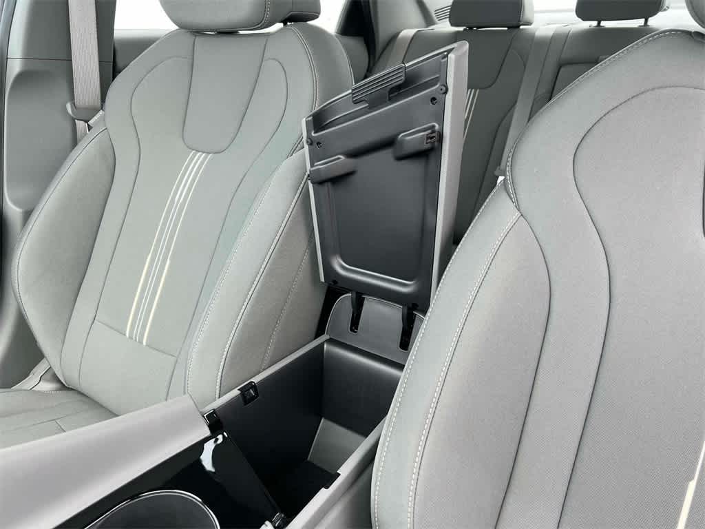 2024 Hyundai Elantra SEL Convenience photo 24
