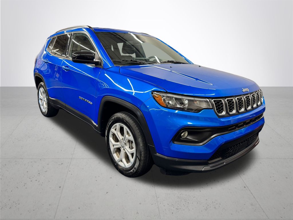 2024 Jeep Compass Latitude photo 9